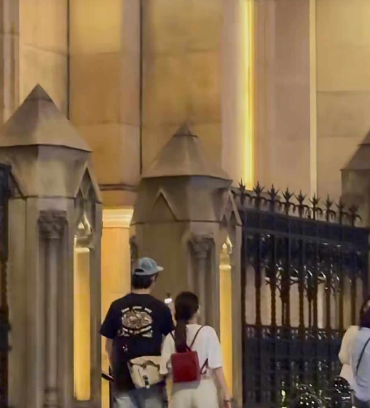 现在承认金莎的眼光还是不错的，和孙承潇居然还在谈？本来以为小奶狗假心假意，以为是