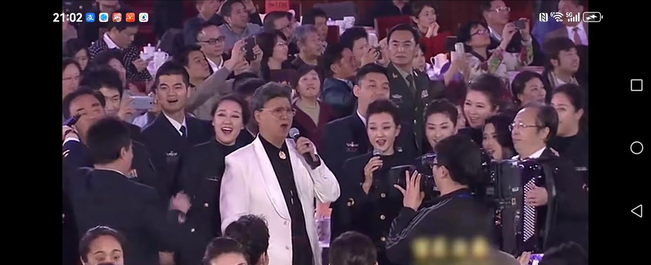 【将星云集】
原来都是唱歌的高手。