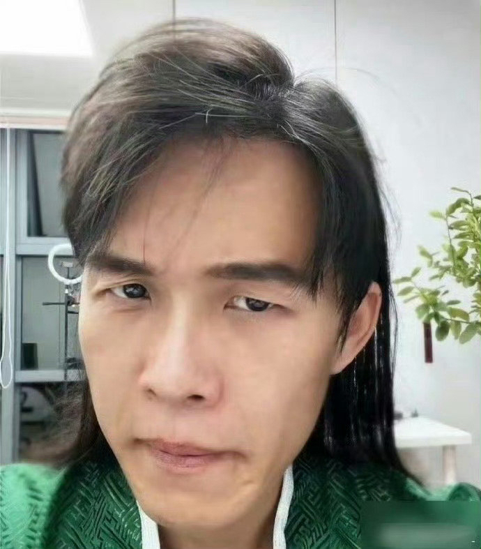 果然替身不是随便谁都能当的，庆余年3范闲替身，除了老了点神态还是蛮像的

