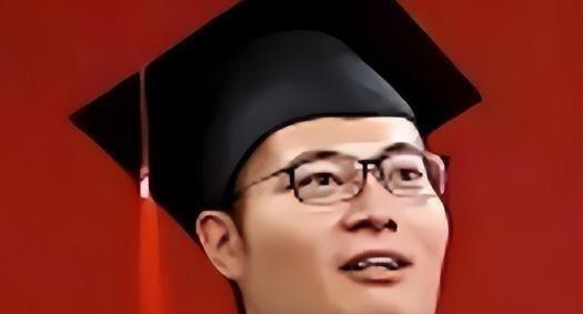 1999年，北大博士王永强移民美国后，整整20年都未回国。母亲病危时，他也拒绝探