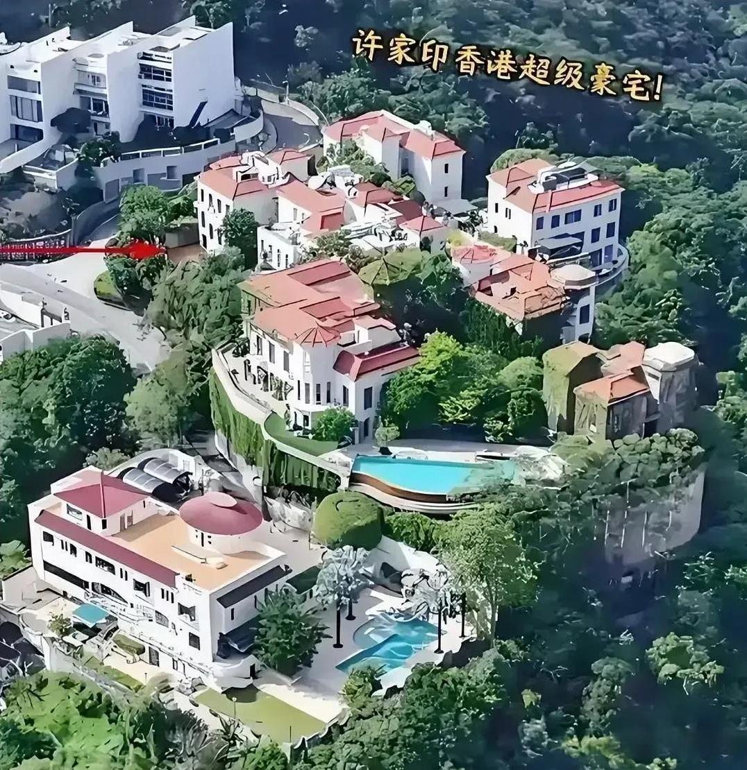 很多人以为，恒大歌舞团已经够奢靡了，没想到还有比这更奢靡的。
近期，许家印被爆光