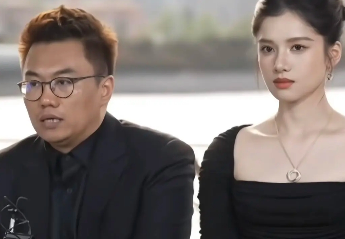 央视镜头下的张婧仪，这颜值为什么有很多人觉得放到自己的大学不能当校花？