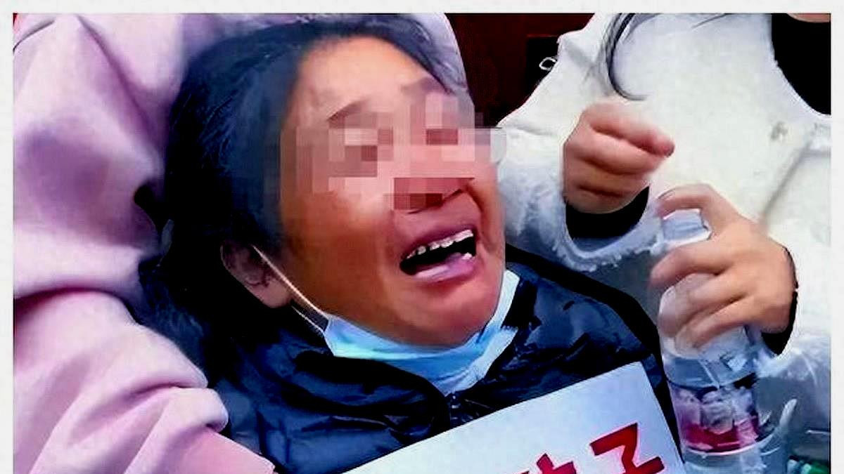 05年男孩“死亡”，父母获学校30万赔款，不料16年孩子回家了