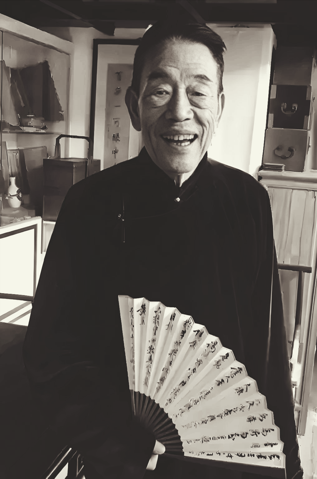 网友晒出了收藏至少29年，杨少华的早期名片——小小一张卡片，全是亮点！

名片上