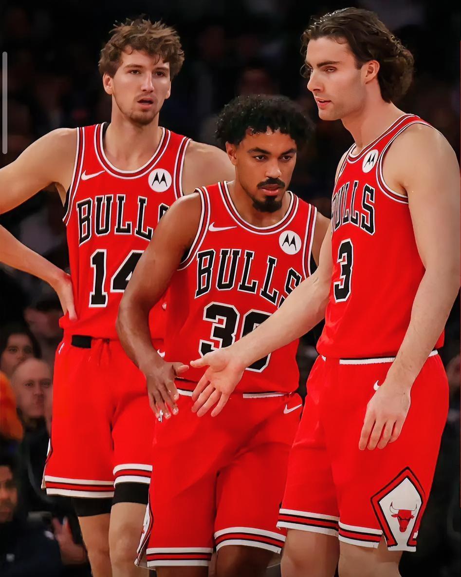 麦迪逊广场花园下起了三分雨！尼克斯全场狂飙20记三分，42投20中命中率逼近五成