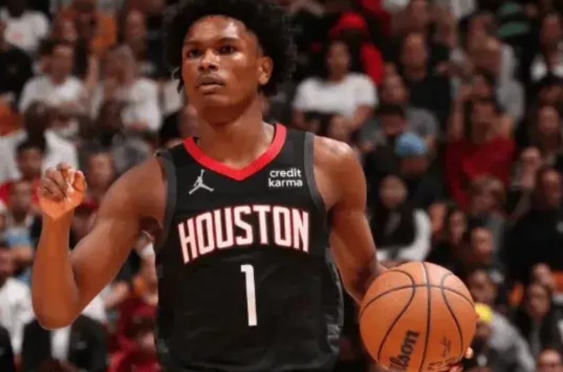 虽然阿门那个空篮不进挺吓人的，但他关键的攻框2+1还是很给力的，而且也是阿门在第