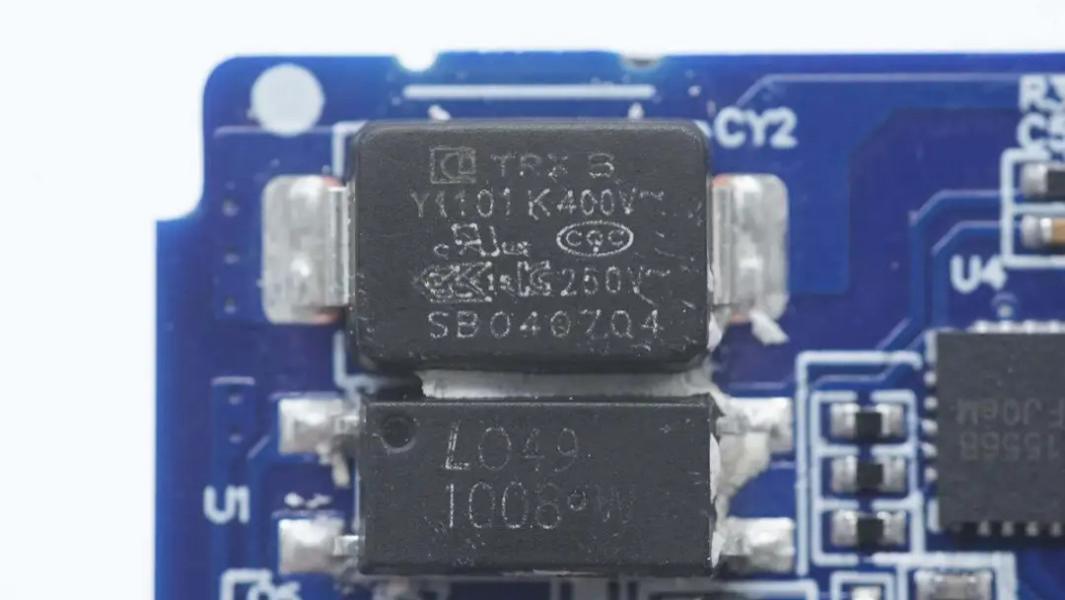 高能快充与安规核心：特锐祥TMY1101K贴片Y电容