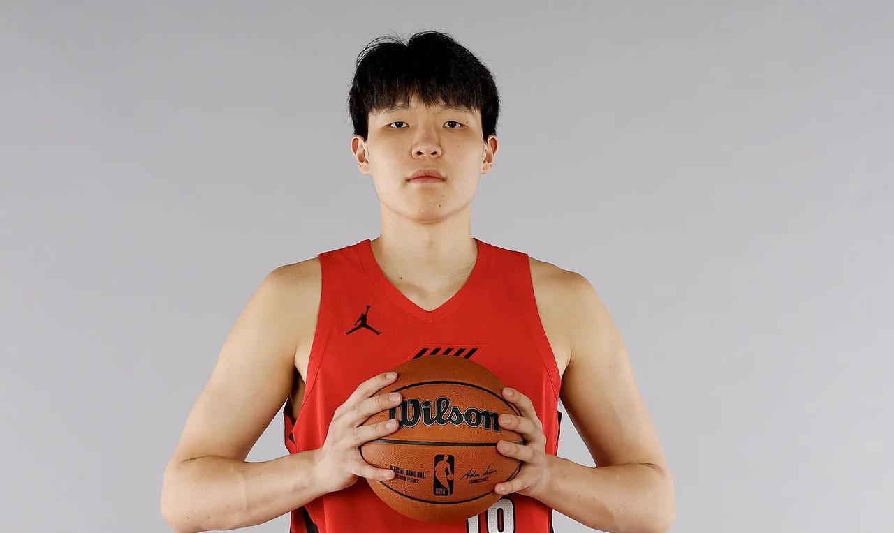 近年来，NBA球队的出售频率显著上升，一支支历史悠久的球队在资本市场上易主，引发