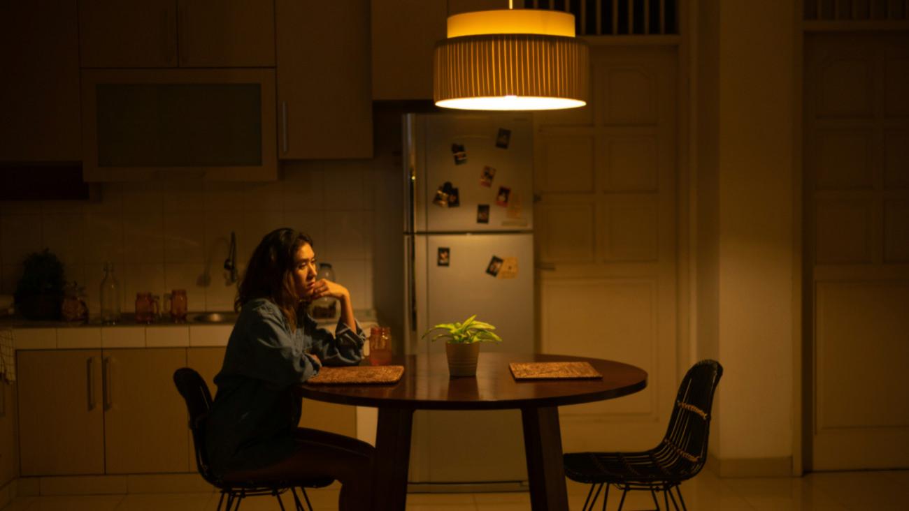 中年婚姻真相：你以为的依靠，其实是深渊