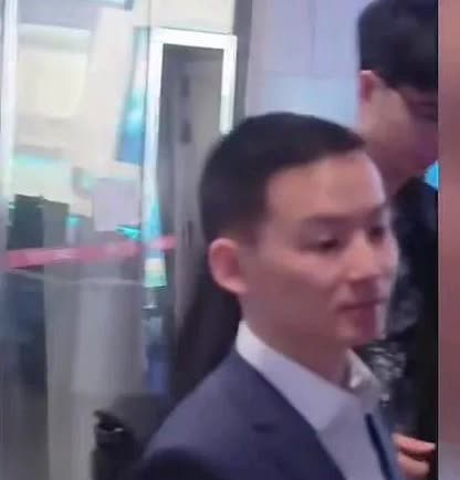 谢浩楠和爸爸还有大妹妹去了深圳电视台，估计要录制什么节目吧。如果是公益性的还好，