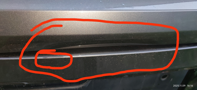 被追尾了这样有必要修吗
被一个女司机开特斯拉追尾了，对方全责，尾门凹下去了一块，