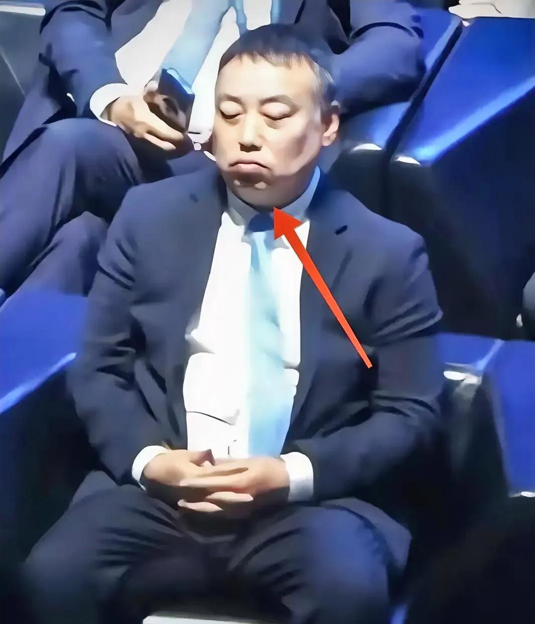 世界杯后，刘国梁曾担心的两件事还是来了，着实让人跟着揪心！
头一件，自打樊振东逐