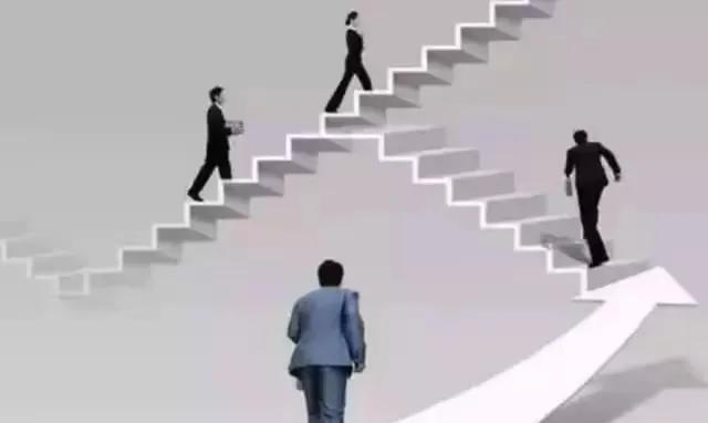 武大保住杨某媛的学位！很多人还是不理解，不忿！
纷纷表示：百余处不规范的论文，还
