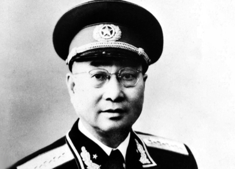 1945年，美军为讥讽陈赓，故意指着桌上的牛排、面包问道：“ 陈将军，我们美国人