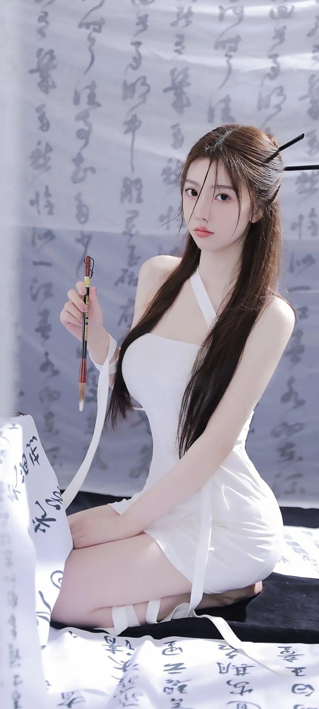 我堂姐的男人出轨了，她有洁癖，谁劝她都忍不了，就要离婚。
婚姻就像一面镜子，照出