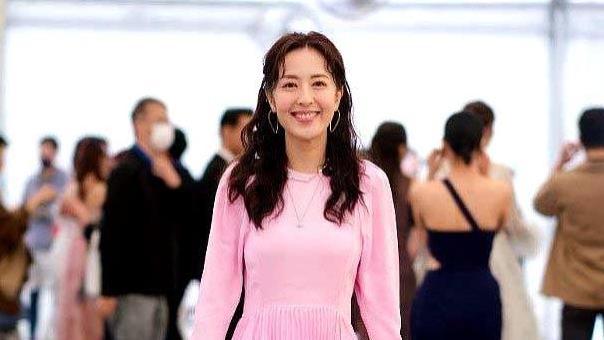 香港女星进驻半山豪宅，身价狂升掷12万月租，曾因视后争议被吐槽