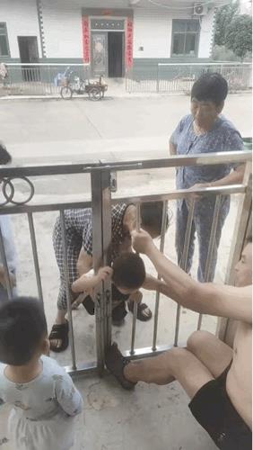 头能过来，身体应该就能过来啊[笑哭]