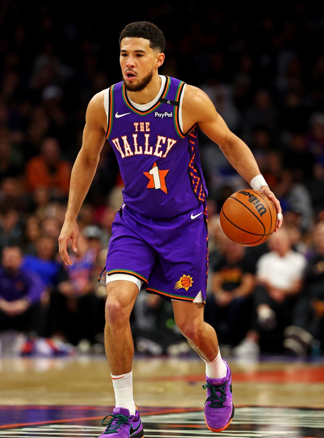 2年1.5亿美元，既不是全明星也不是最佳阵容的布克凭啥签顶薪？
据NBA记者报道