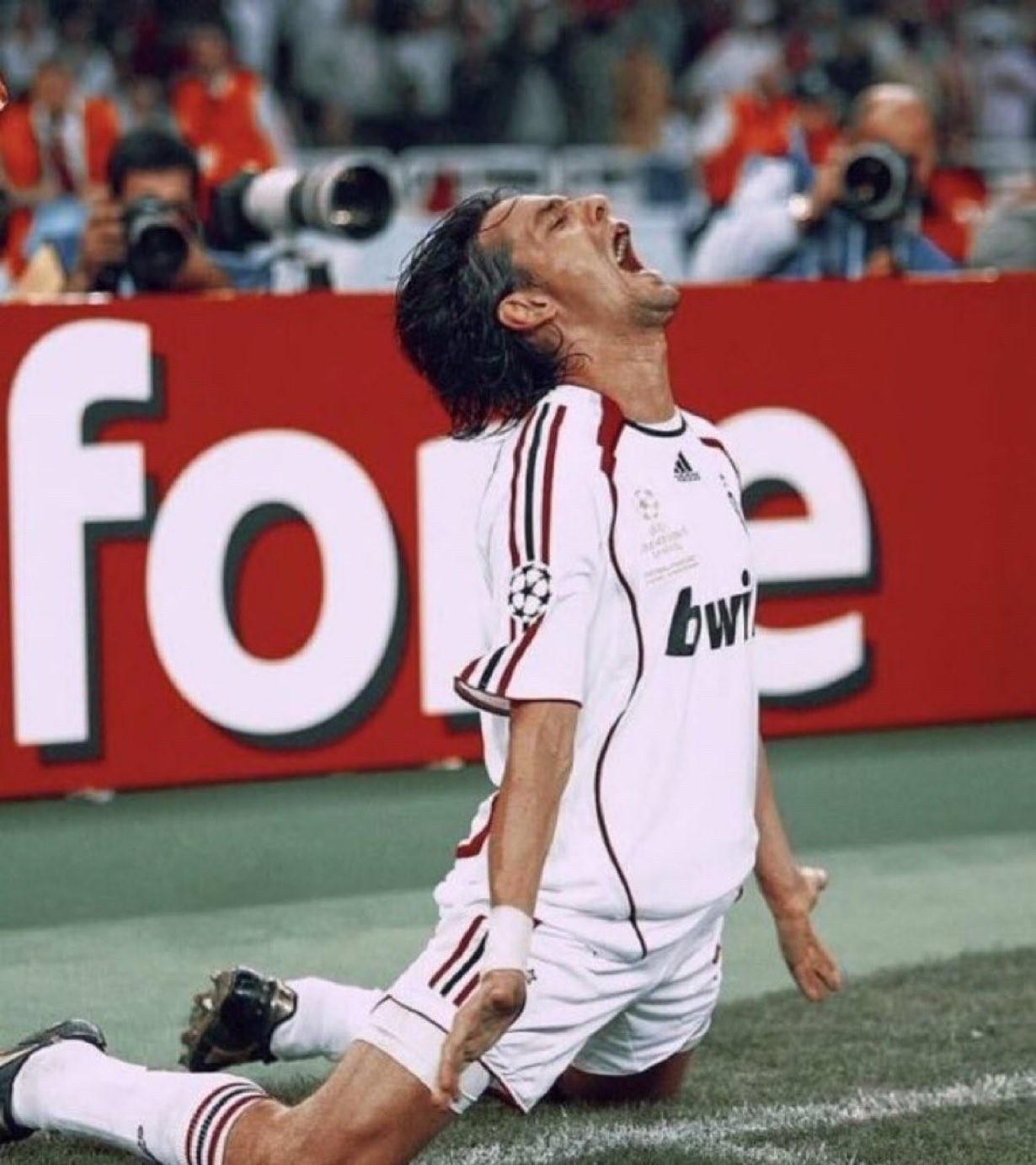 卡福谈因扎吉：
“因扎吉连三个颠球都做不到，但他就是能进球。他的跑位意识非常出色