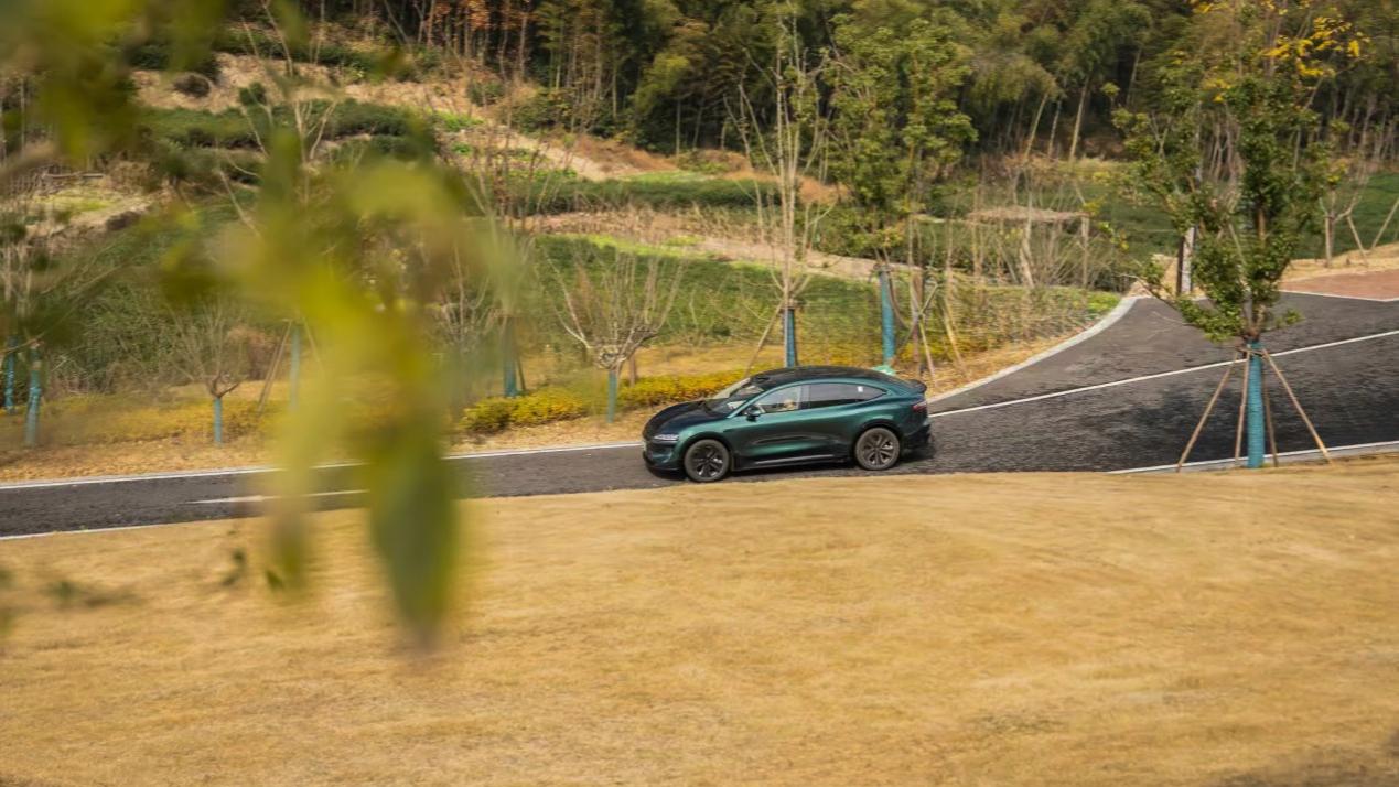 智驾、人家都出色，智能领航如“开挂”，杭州试驾智界R7