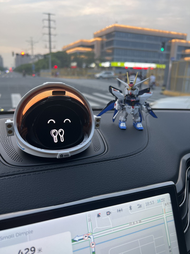 油转电之后的体验感受
换ES6之前，就对燃油车和新能源有过对比了解，对于我来说，