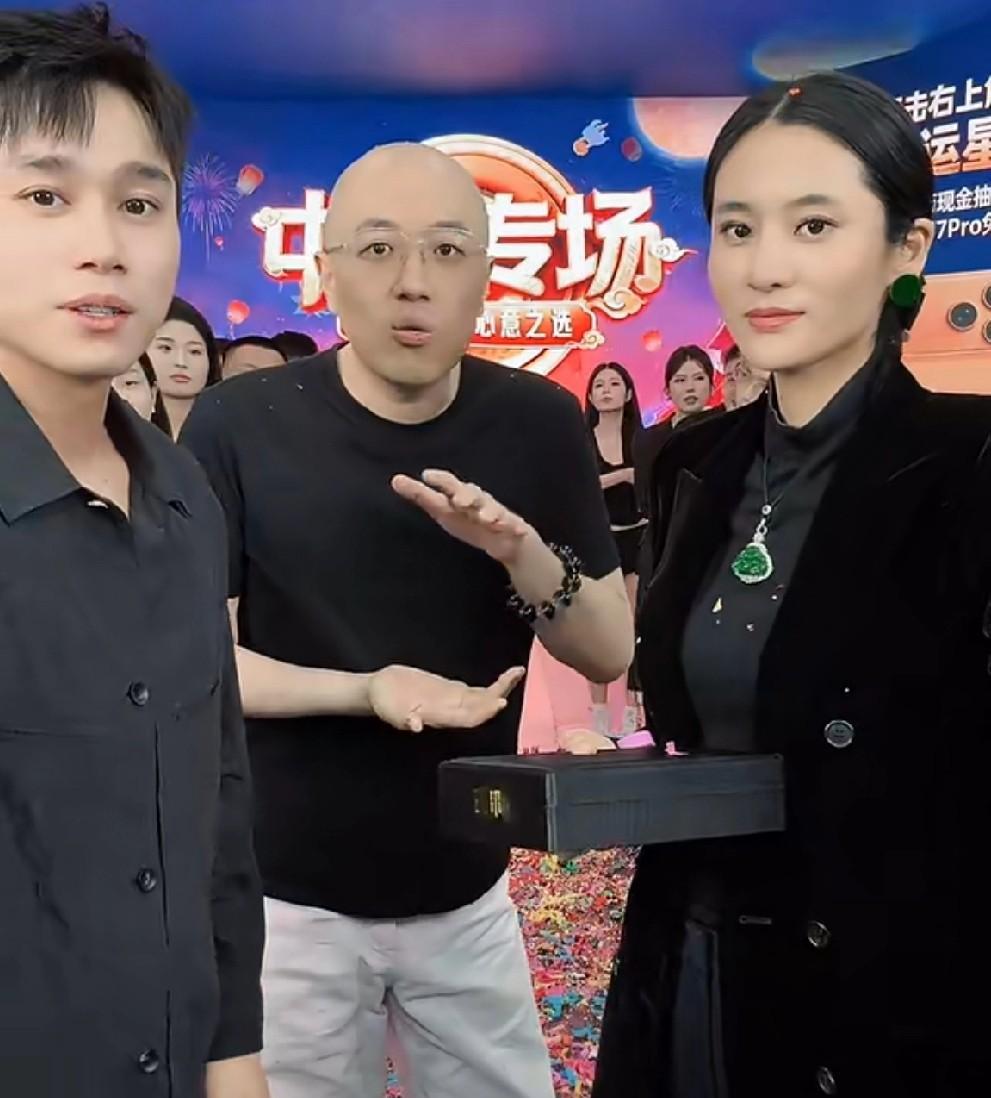 刘二狗与伽柏宣布准备招电商合伙人！
           629文武互联做的非常