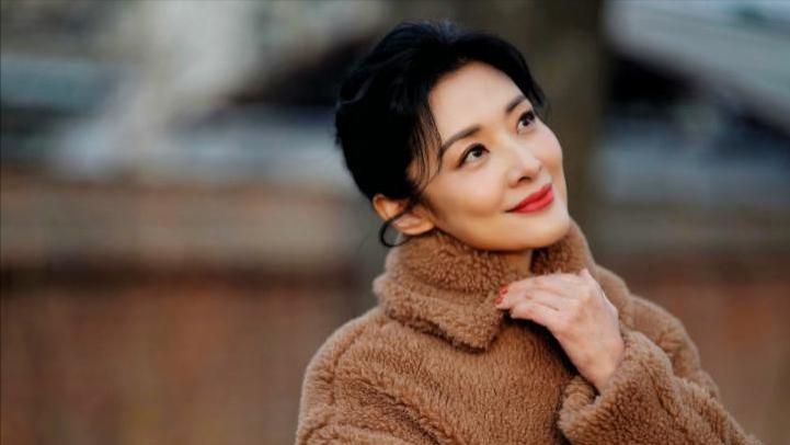 周涛离婚再嫁豪门被喷惨！前夫冷漠VS现任暖心，如今生活怎么样？