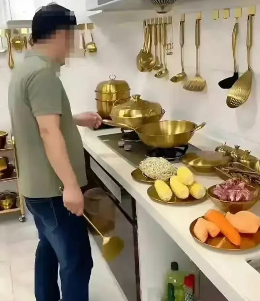 一屋子的“金色传说”