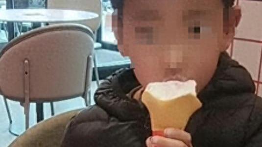 5岁男童遭生母及男友虐杀案明日开庭，爷爷怒吼：杀人必须偿命！