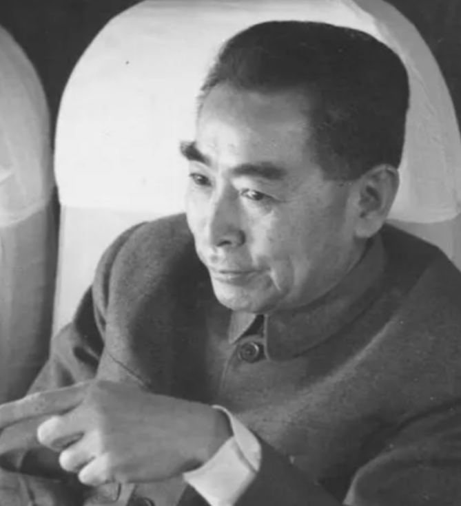 1937年，周总理在劳山遭遇最凶险的一次遇刺，20多人面对200人包围，贴身警卫