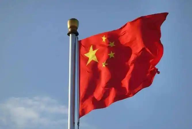 国防部：任何单位和个人未经批准不得使用军旗旗面图案
最近国防部网站挂出条重磅消息