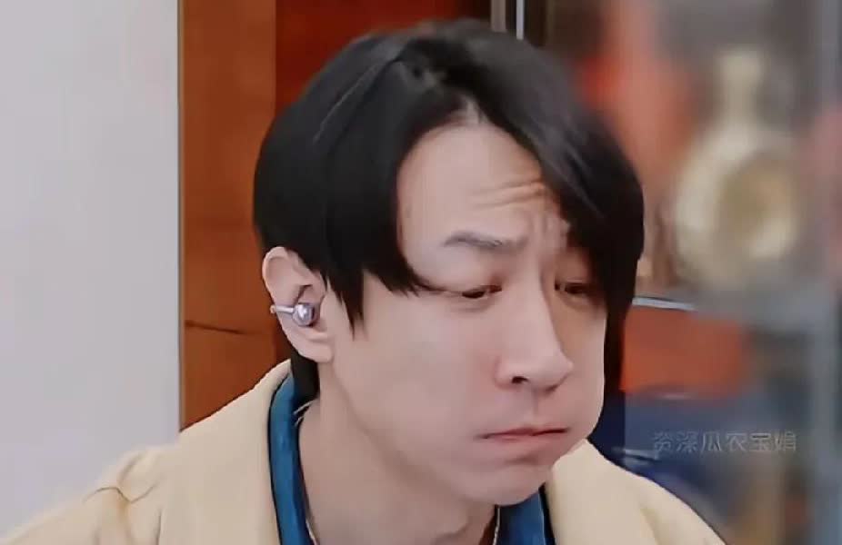 董璇用如今的现状

给所有的女人都提了个醒，

你可以老，可以二婚，但是