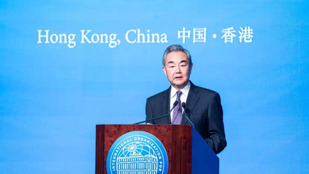 中国牵头68国组成国际调解院，联合国却因美国一句话裁员近7000人