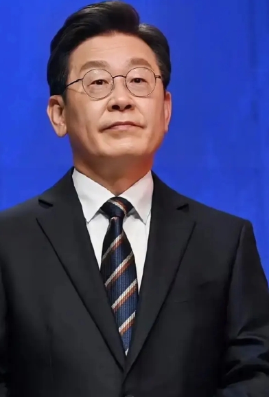 下任韩国总统就是他！
下任韩国总统大选即将于2025年6月3日举行。李在明胜算在