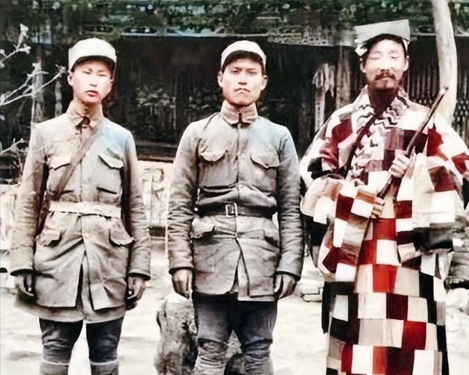 1941年，狼牙山五壮士舍身跳崖时，被正在山洞修行的李圆忠道长目睹，他上前查看后