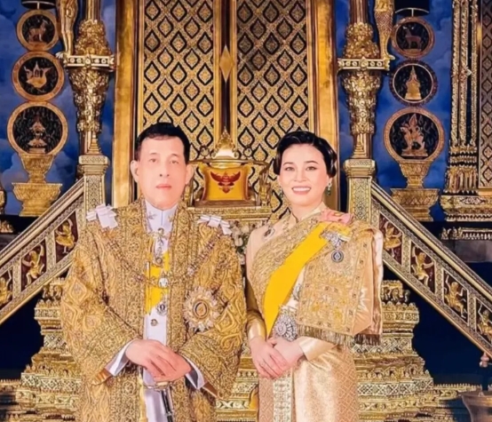 网友们也是纷纷表示羡慕不已，直呼泰王真是“宝刀未老”，艳福不浅啊！回顾去年，72