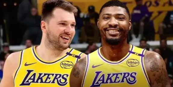 老詹下赛季争DPOY

熬夜刚醒发现加盟，替补深度更上了一层楼。

本赛季至今的