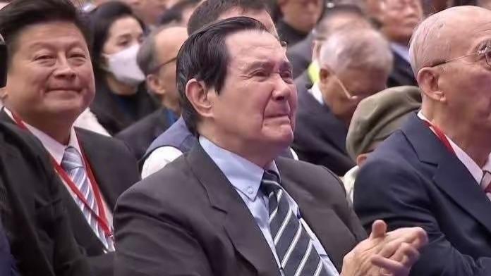 郑丽文就职致辞，马英九感动落泪