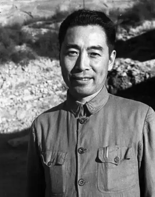 1954年，国务院召开会议。结束后，工作人员说周总理请吃饭，大家非常开心。谁料，