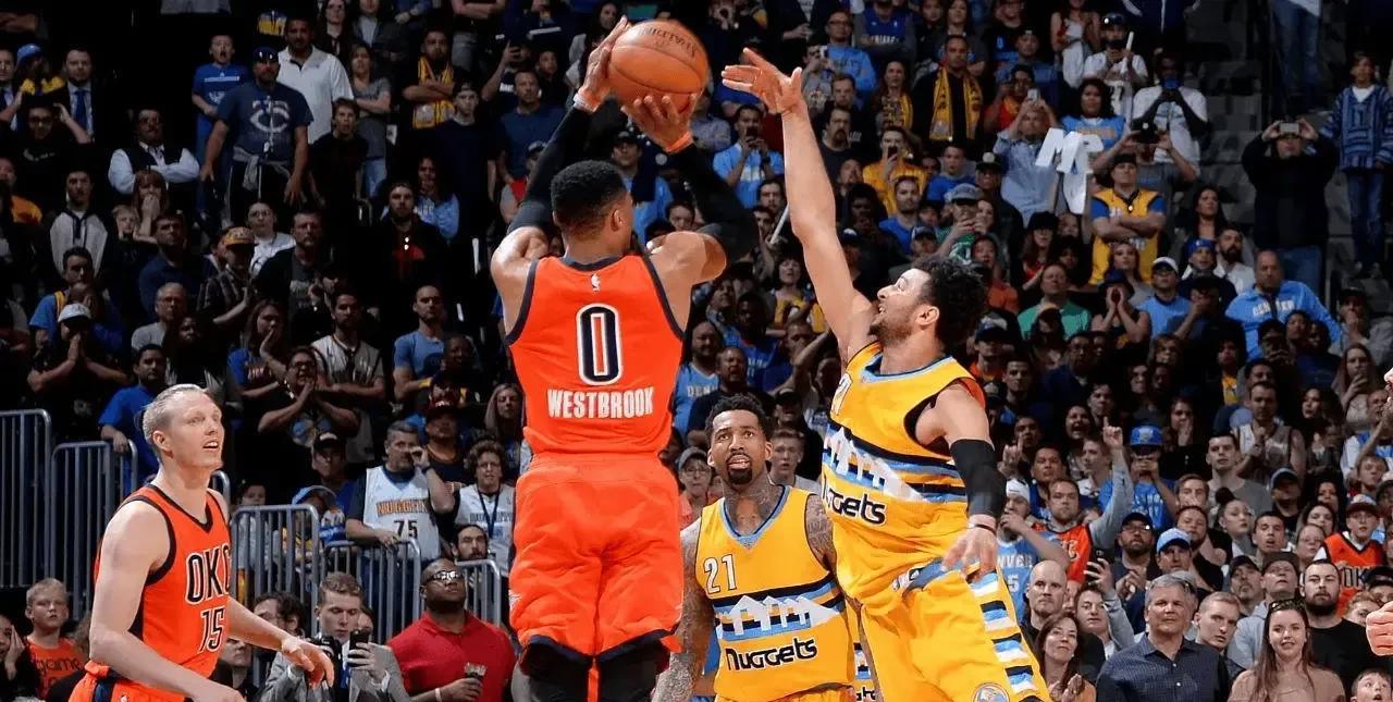 维克多-奥拉迪波曾是NBA最顶尖的得分后卫之一，特别是在印第安纳步行者时期。
在