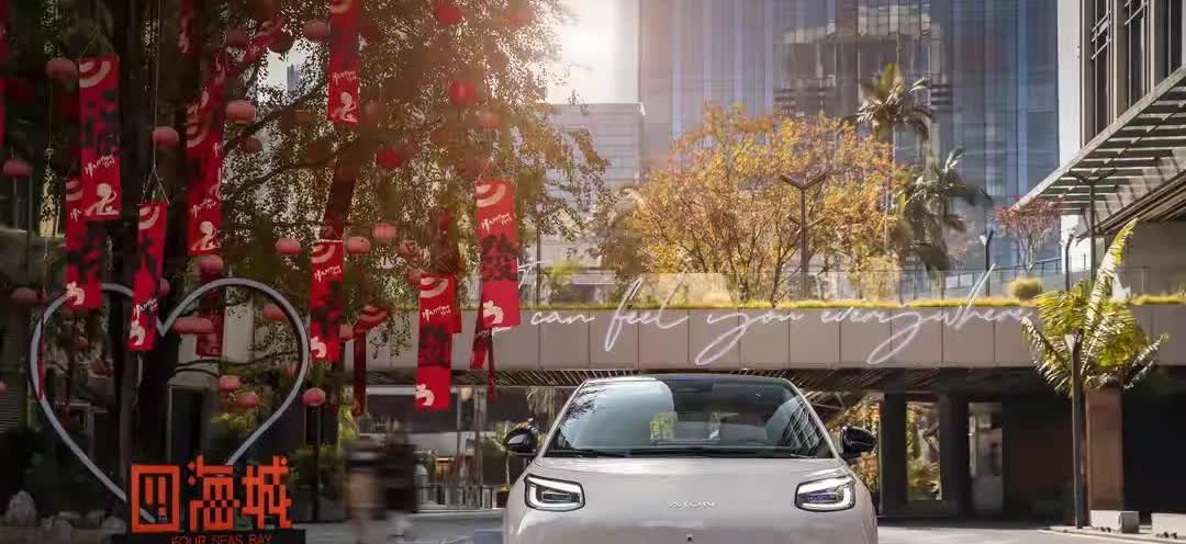 据统计，现在人买车
1.   39%的家庭——买10万元以下的车
2.   