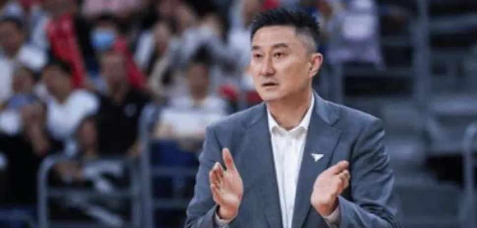 杜锋与许昕事件反应目前中国篮球运动员心态
杜锋的做法广东全运会男篮对阵巴西队的