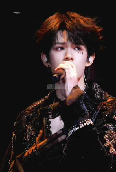 在经历了高低起伏后，还能保持这样纯粹的求胜欲。这种少年般的赤诚，真的很有感染力。