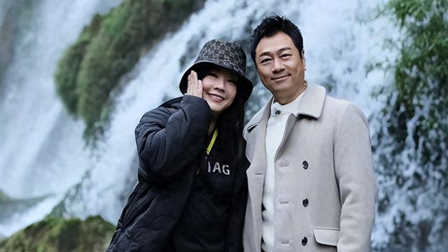 黎耀祥儿子罕见露面，曾与李丽珍女儿传绯闻，晒百万跑车被批炫富
