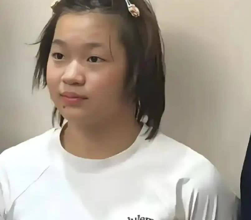 全红婵新照引热议！18岁少女面容变化，离队后状态大反转
