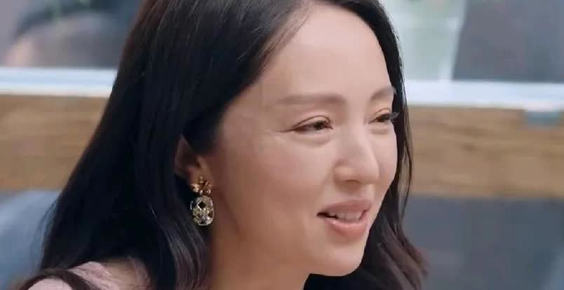 董璇终于说出了心里话，盼着闺女早日能住校。这样就能和丈夫天天在一起了，张维伊那就