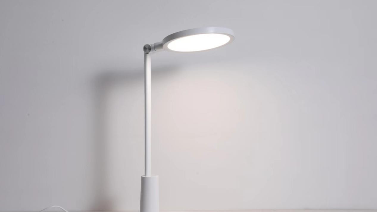 紫光LED比蓝光LED好用？护眼台灯挑选方法分享