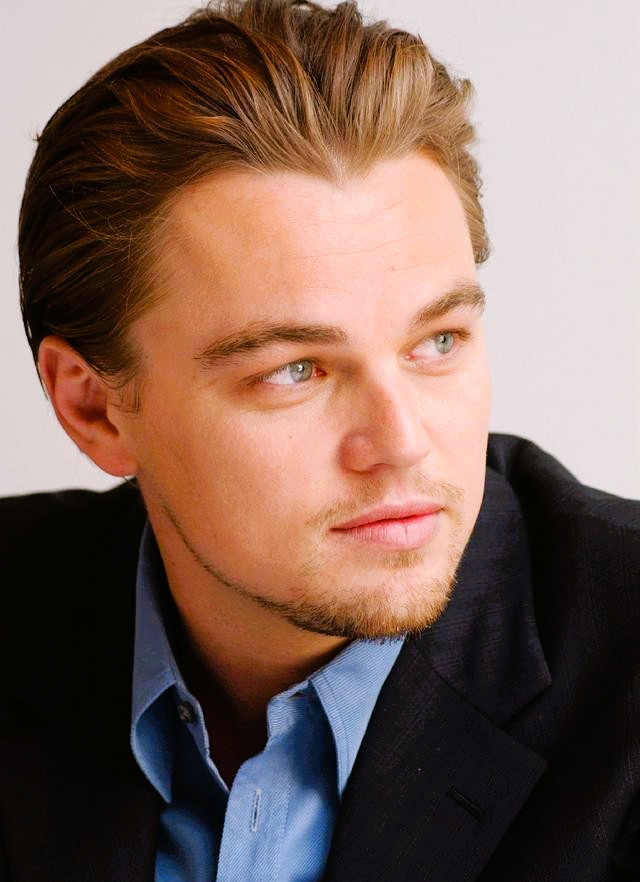 金球奖红毯炸屏！小李子帅回巅峰，Lisa 成首个 K-pop