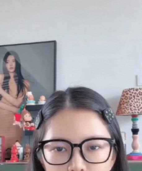 【杜淳妻子王灿回应生二胎：在考虑身体能不能承受得了】

近日，杜淳妻子王灿回