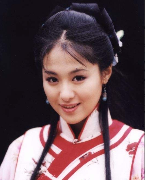 2008年，沈傲君与聂远同居6年后，迟迟不见聂远求婚，沈傲君主动出击，没想到聂远